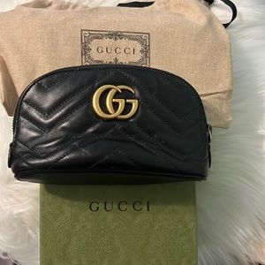 LIKE BRAND NEW GENUINE Gucci GG pouch